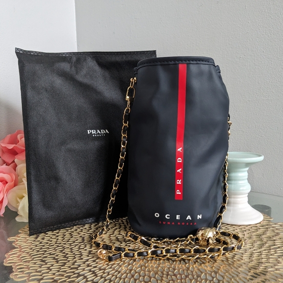 Prada - Picture 1 of 6